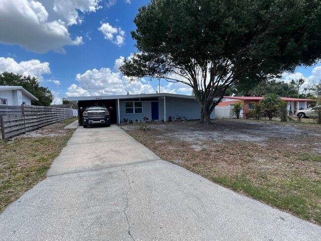 Photo - 4805 23rd St W