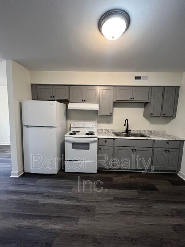 Photo - 555 E Edenton St