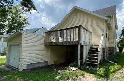 251 N Prairie St