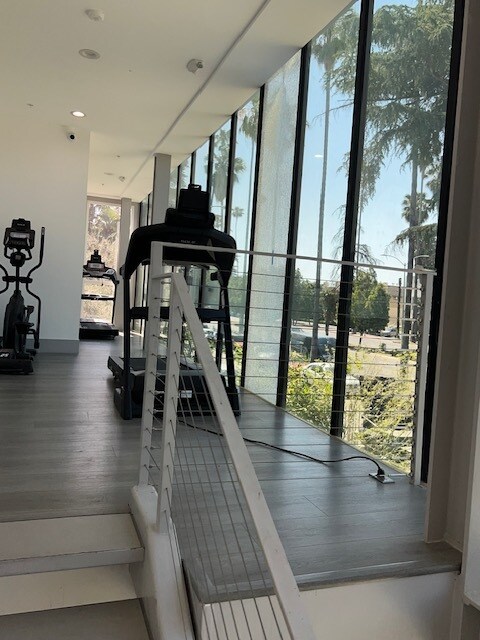 Photo - 14954 Sherman Way