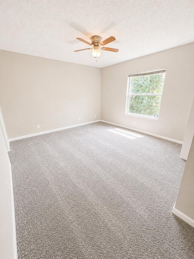 Photo - 6892 Mill Brook Pl