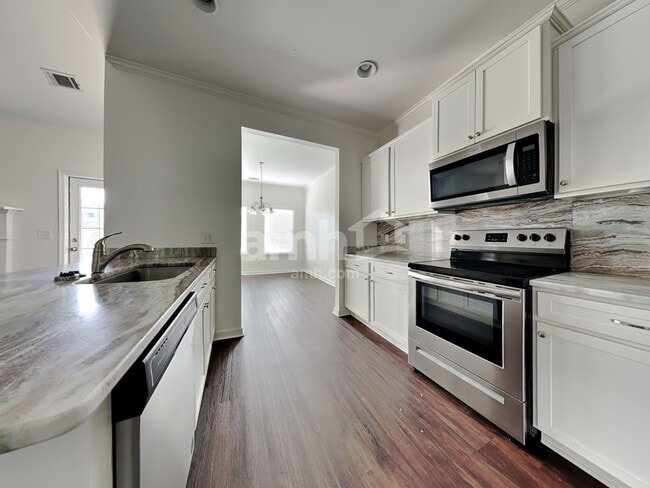 131 Waverly Way