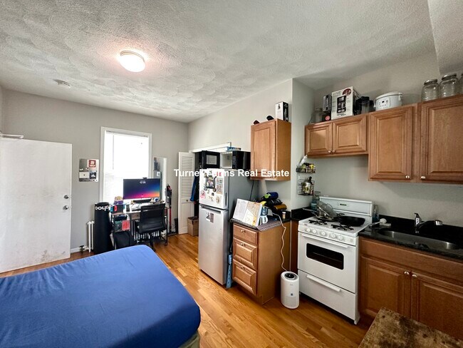 Photo - 13 Pleasant St Apartments Unit 1R