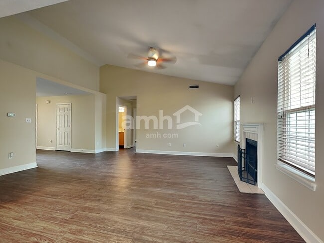 Photo - 3345 Crestwell Dr