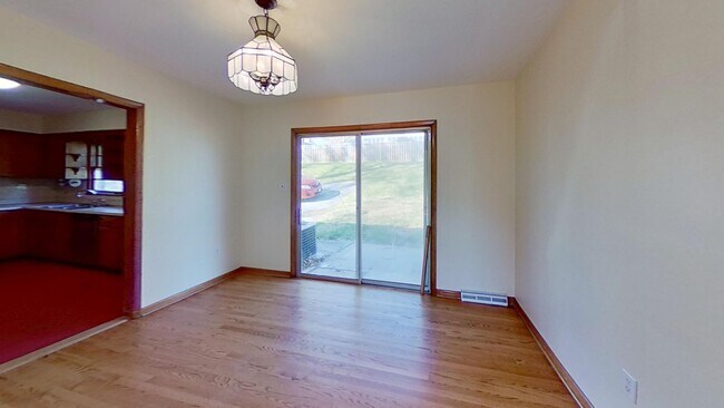 Photo - 315 W Main St