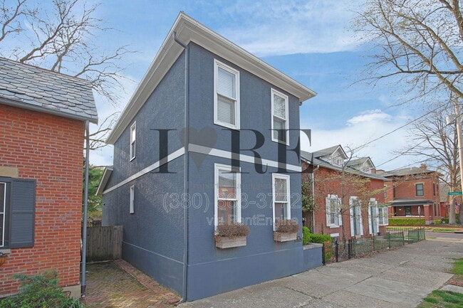 Photo - 745 Mohawk St