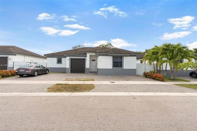 Building Photo - 21465 SW 125th Psge Rental