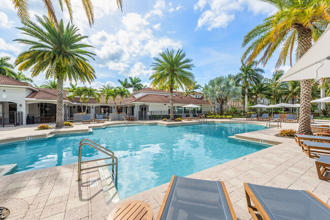 Pool - The Seabourn Apartments