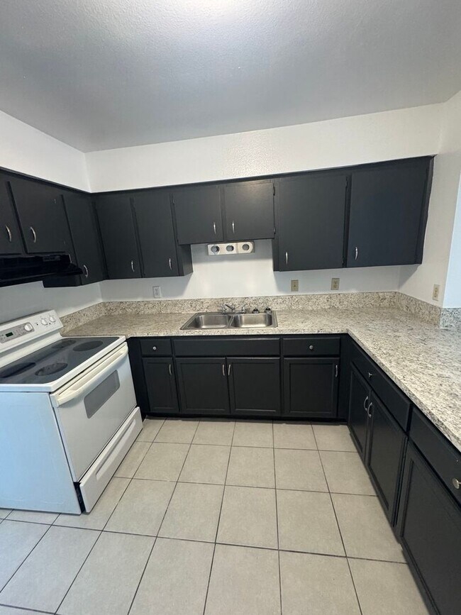 Photo - 620-622 Pineville Ln Unidad 620