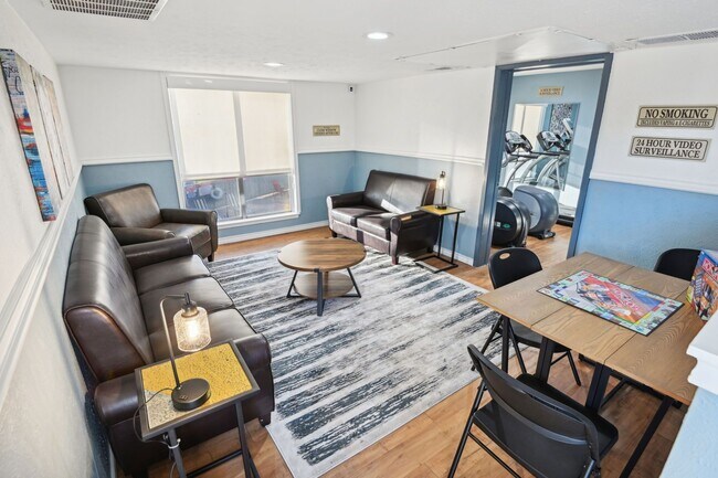 Hollyhills Apartments