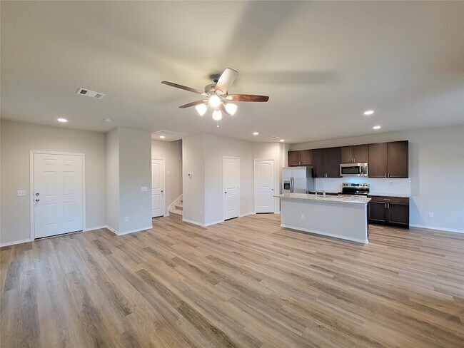 Photo - 942 Amesbury Ct
