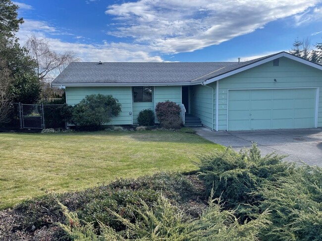 Building Photo - 3801 37th Dr