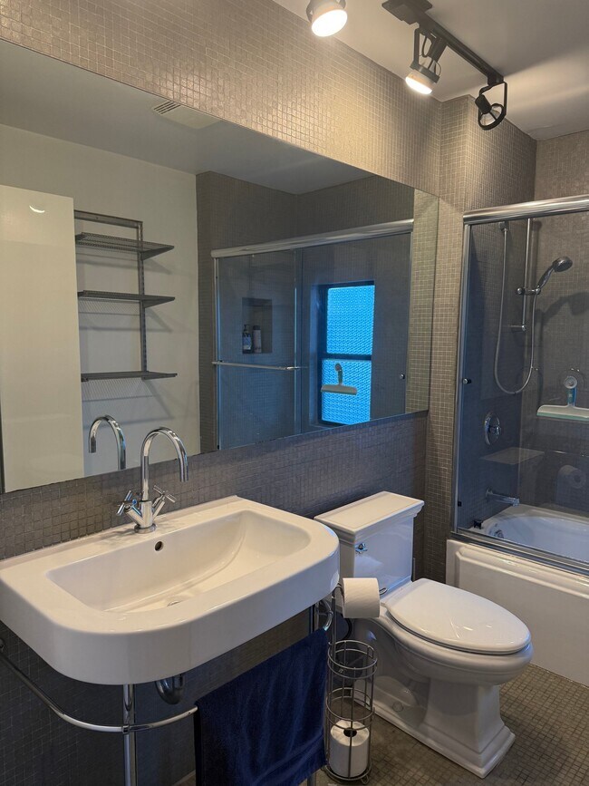 Photo - 500 N Washington St Unidad 2