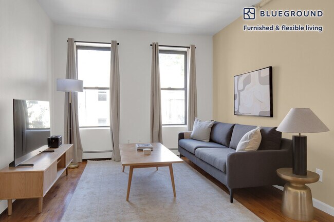 Building Photo - 128 S 1st St Rental
