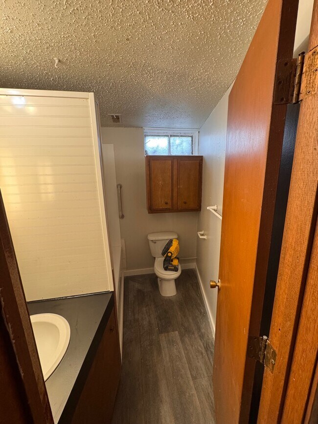 Photo - 209 SW Cherry St