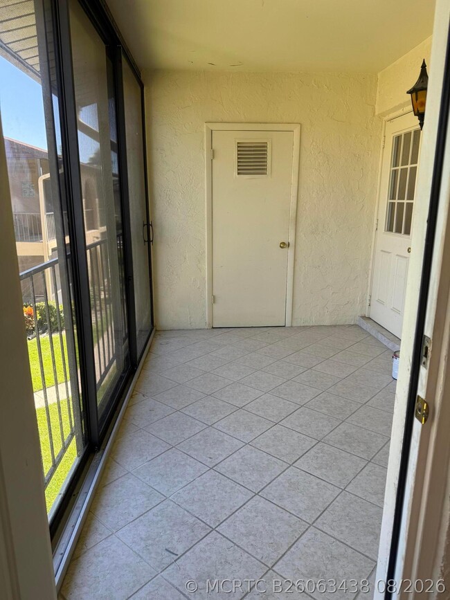 211 Pine HOV Cir Unit A-2