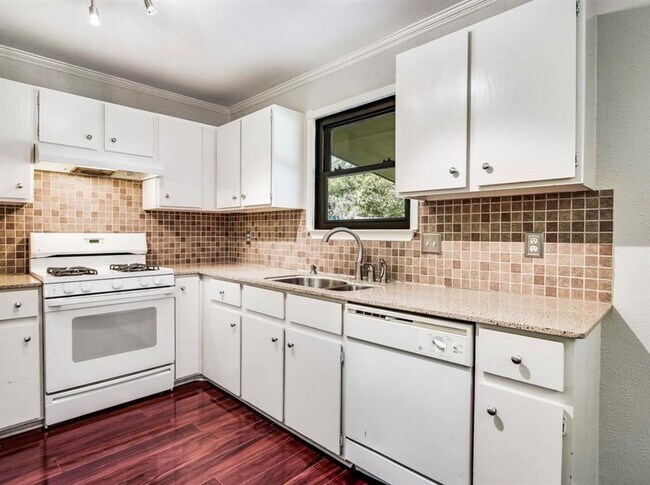 Photo - 7700 Wakefield Dr