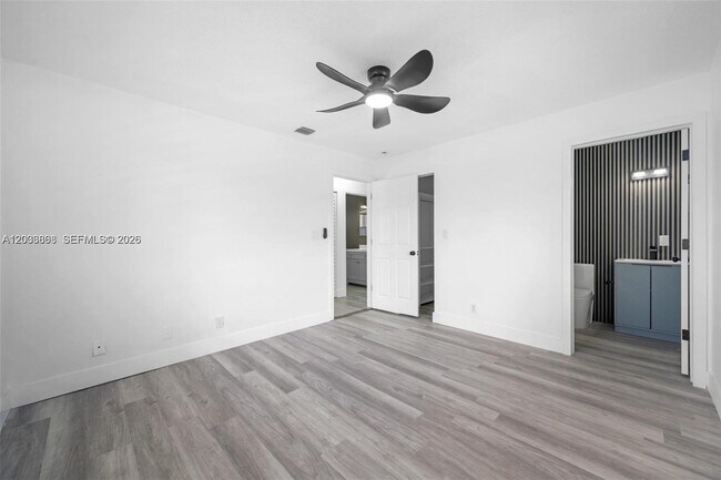 Photo - 5580 Plunkett St