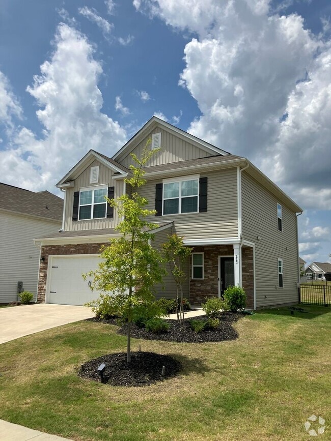 Building Photo - Beautiful Like new 3 bedroom Home in Gambi...