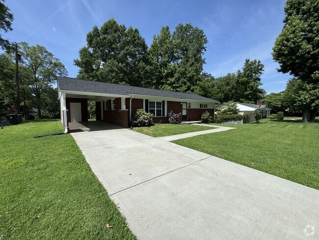 Building Photo - 336 Crestside Dr SE Rental