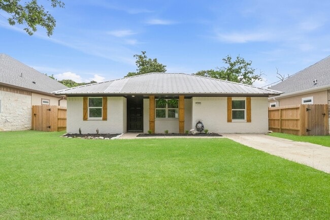 Building Photo - 14850 Coaltown Rd