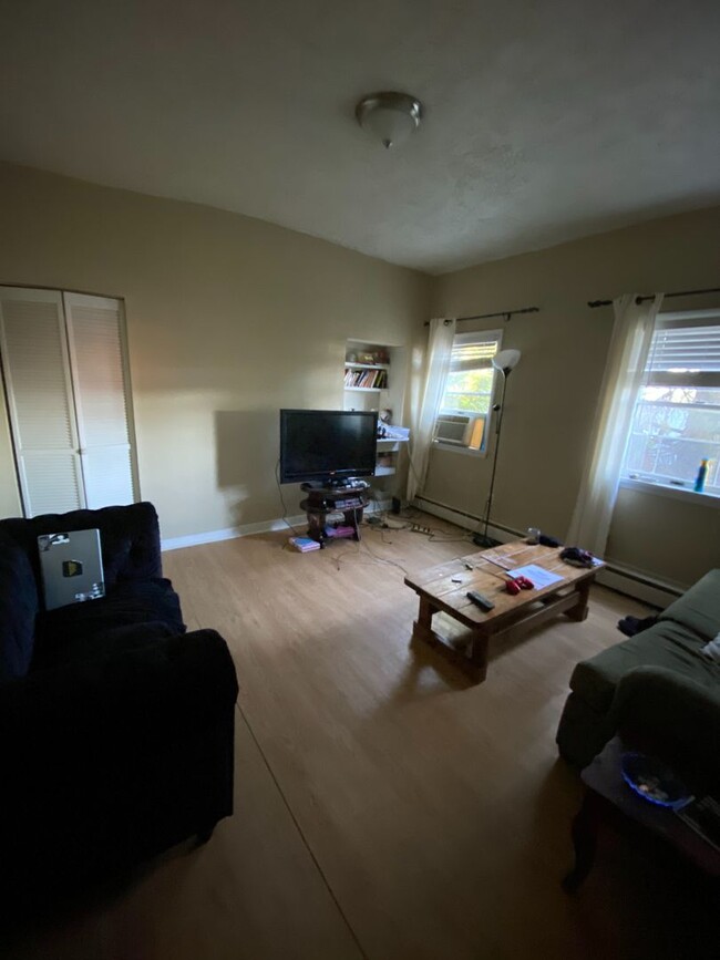 Available May - Quirky 2+ Bedroom Home in ... - Available May - Quirky 2+ Bedroom Home in ...