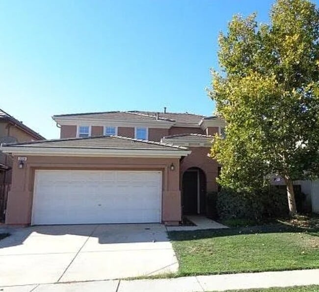 Building Photo - 2026 La Rabyn Way