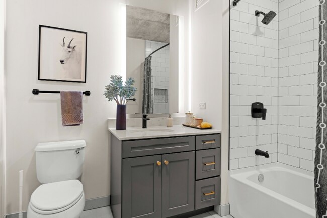 Photo - 203 W Huron St