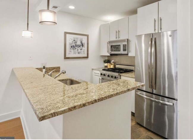 Photo - 1618 11th St NW Unidad 303