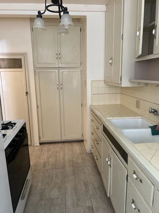 Building Photo - 629- Unit #3 Rental