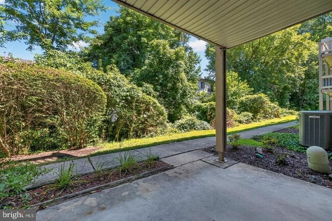8509 Barrington Ct Unidad J