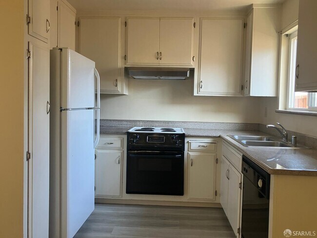 Photo - 1716 Marshall Ct