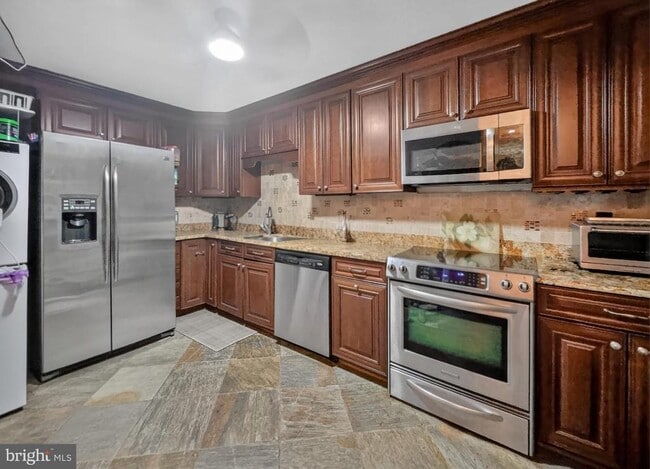 Photo - 8370 Greensboro Dr Unidad 325