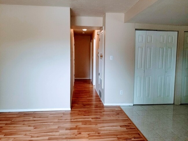 Photo - close to Riverbend Park,clean and ready Unit 1