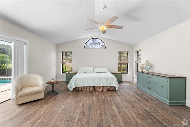 Building Photo - 4704 SW Bermuda Way Rental