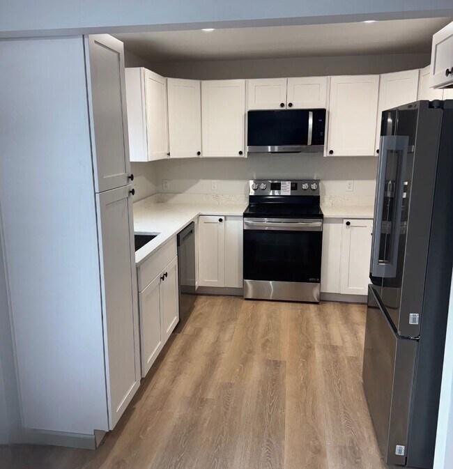 Photo - 265 4th St NE