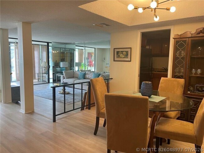 Photo - 3730 Inverrary Dr Unit 1d