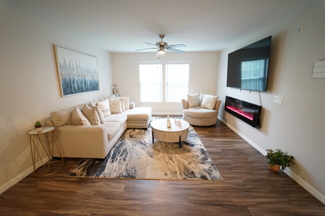 Photo - Banyan Hammocks Apartments