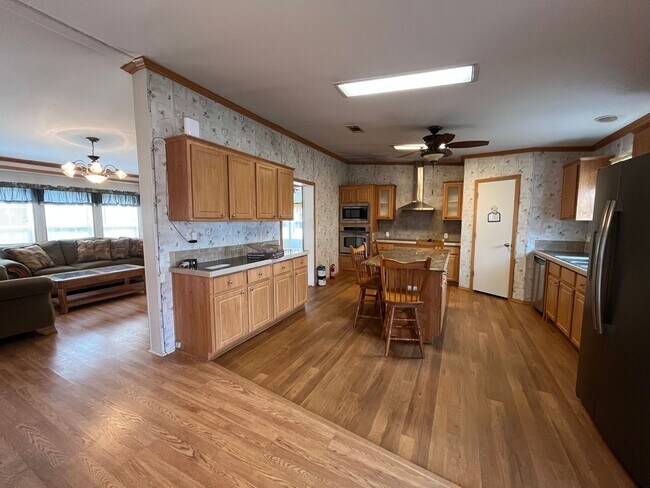 Photo - Spacious 4-Bedroom, 2-Bath Manufactured Home for Rent in Mayo, FL – 2350 Sq Ft