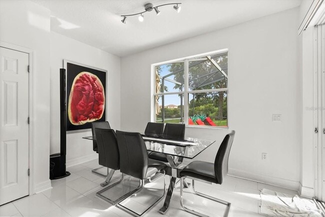 Photo - 10148 Malpas Point