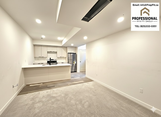 Photo - 10961 74 Av NW