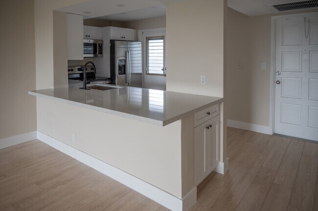 Photo - 3001 S Course Dr