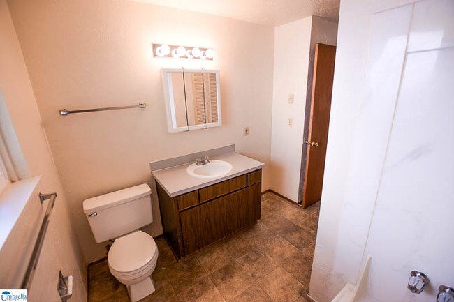 Photo - Granada Park Duplexes