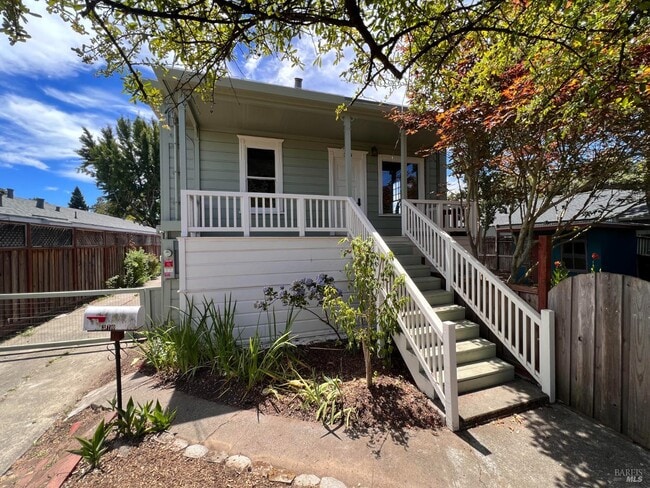 Photo - 310 Boyce St