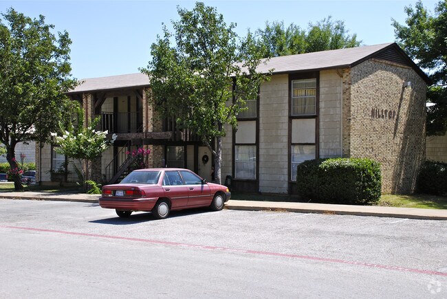 Hilltop Apartments - Hilltop Apartments
