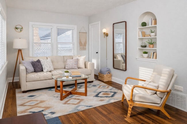 Photo - 432 W Seymour St Unit SI ID1061612P