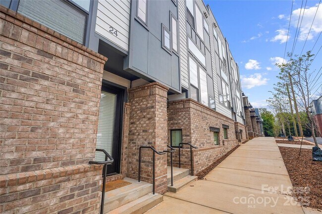 Photo - 411 Charles Ave