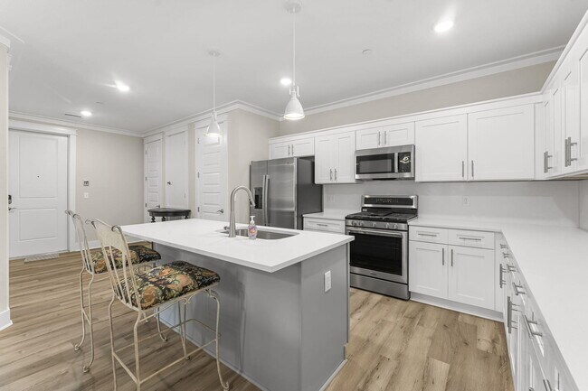 Photo - 725 J D Miller Rd