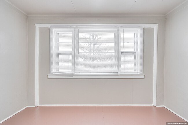 Photo - 299 E 2nd St Unit 299 1/2