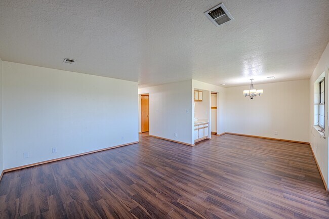 Photo - 839 Country Club Dr SE Unidad 2B